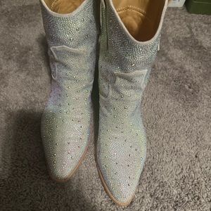 Dixhills Rhinestone Cowboy Boots for Women - size 11 (only worn once)